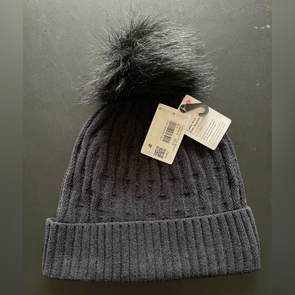 NWT Lululemon Women’s Cable Knit Pom Beanie Black - Picture 6 of 9